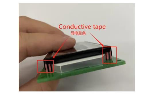 连接 LCD 玻璃面板与 PCB有哪些定制化的连接器？